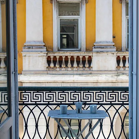 Piazza Unita, Casa Luminosa Con Balcone With Ac شقة *